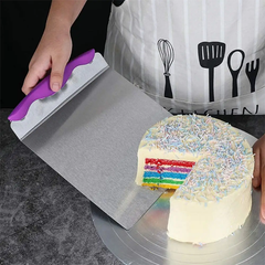 Easy Cake Lifter
