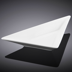 Wilmax Triangular Dish 7.5"