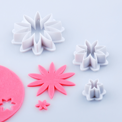 Fondant Daisy Shape Cut Outs